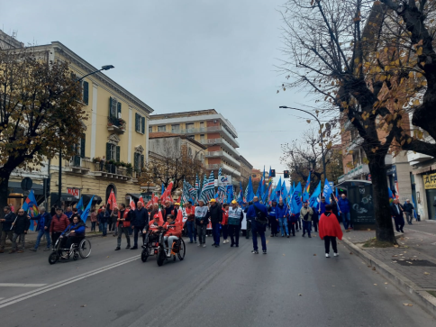 Manifestazione del 9 novembre a Pescara di SPI CGIL, FNP CISL e UILP UIL.